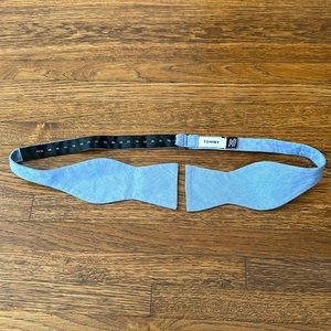 Men’s Tommy Hilfiger Light Blue Oxford Cotton Bow Tie